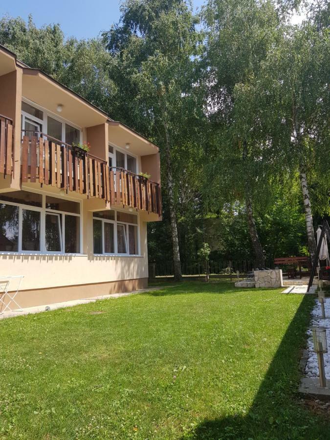 Berény Panzió Acomodação com café da manhã Balatonberény Exterior foto